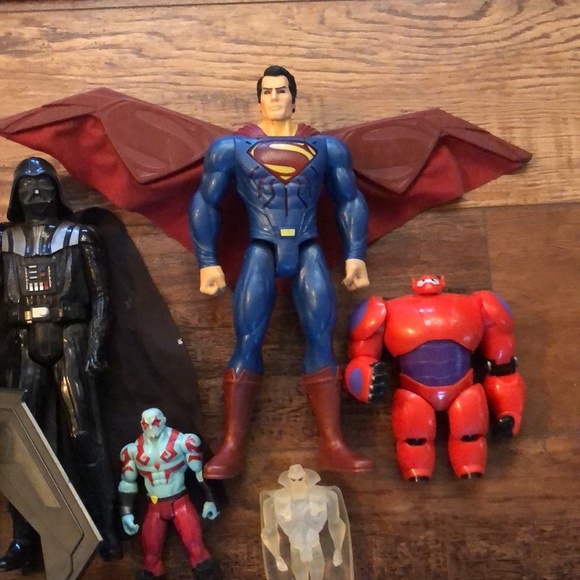 Action figures- large and small - Picture 4 of 4
